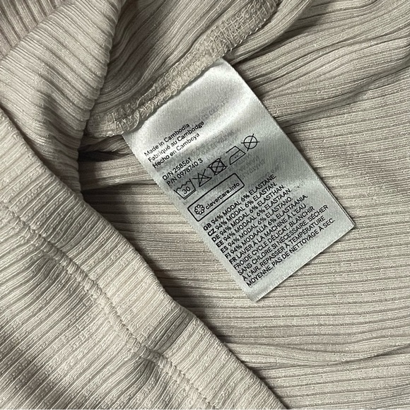 H&M Racer Tank - Picture 3 of 3